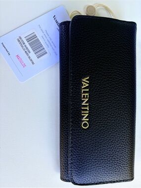 Valentino by Mario
Black faux- Leather PORTAFOGLIO ALEXIA Wallet with Gold Logo